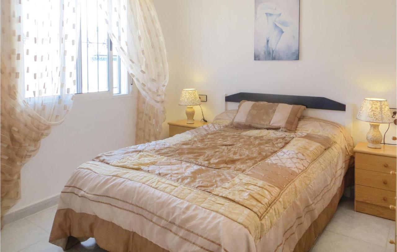Amazing Apartment In Torrevieja With Kitchen Eksteriør billede